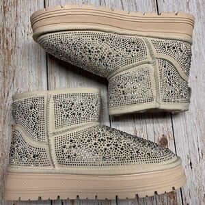 Women's Studded Ankle Boots - Cream